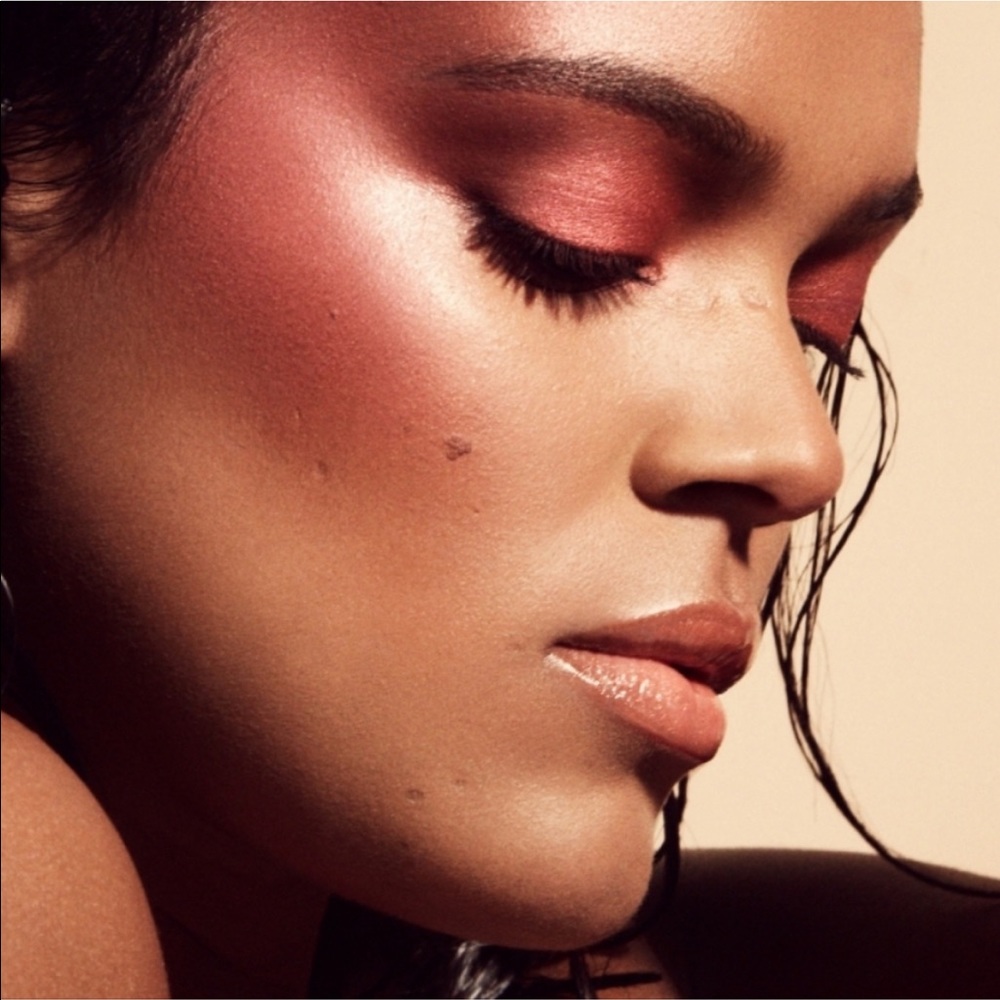 FENTY BEAUTY By Rihanna Killawatt Foil Freestyle Highlighter in Ruby Ric… - Picture 5 of 14